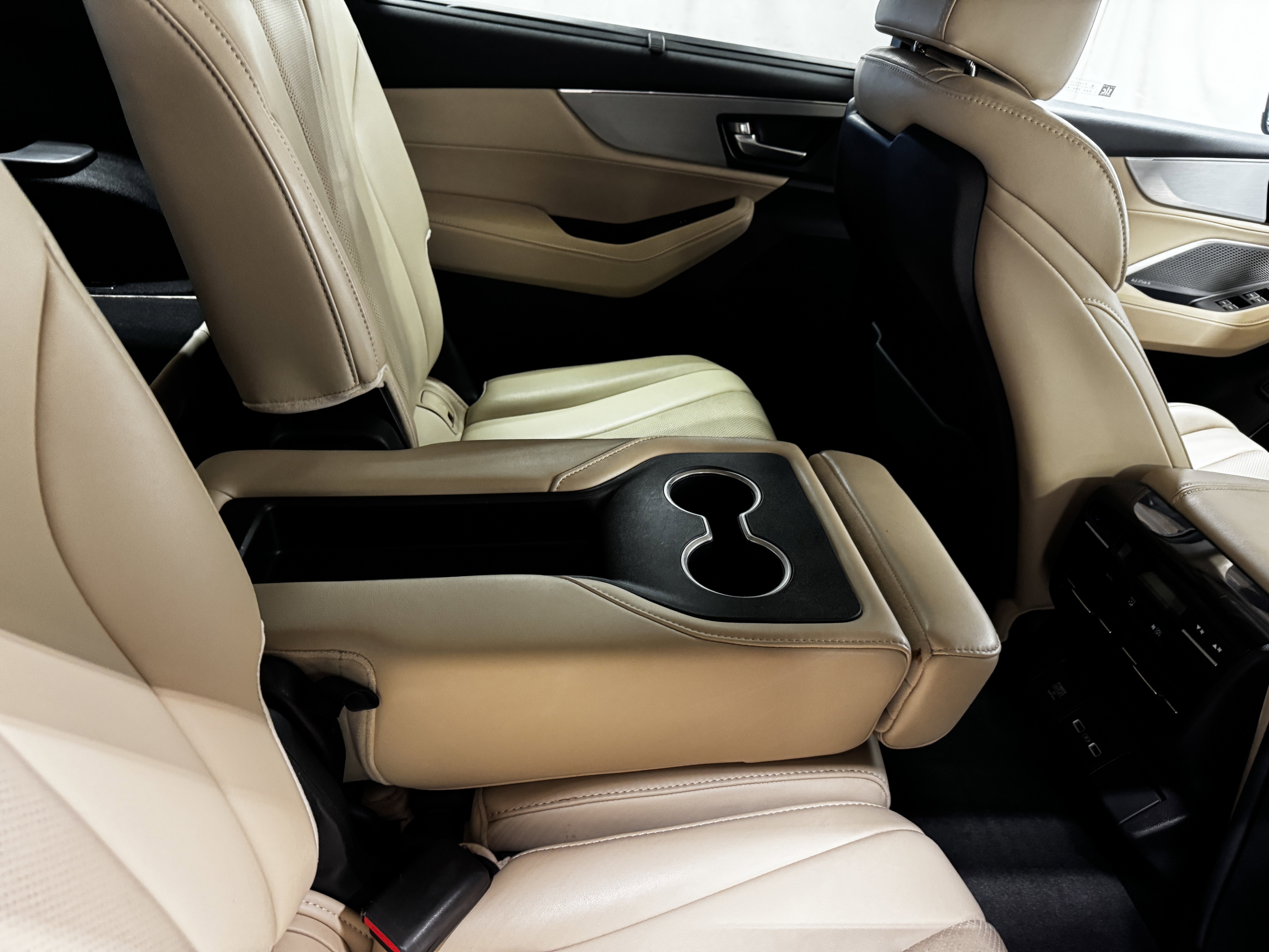 2023 Acura MDX FWD w/ Technology Package