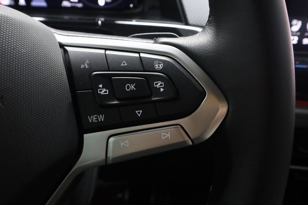 2025 Volkswagen Atlas Cross Sport SEL R-Line