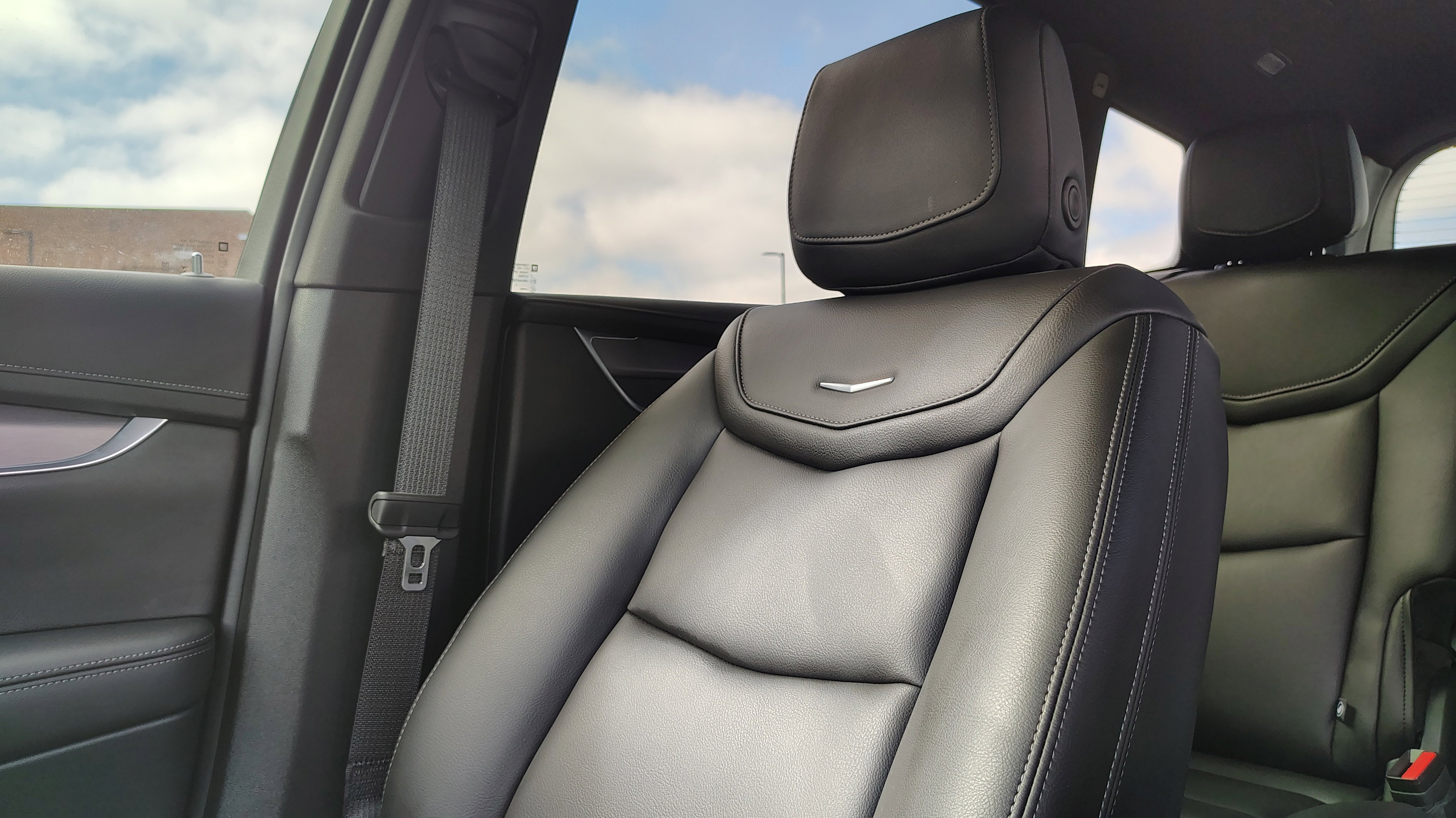 2025 Cadillac XT6 Luxury