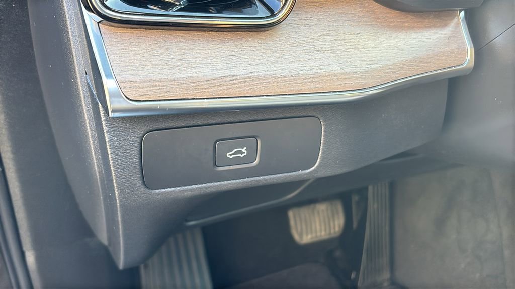 2025 Volvo Xc90 B5 Plus