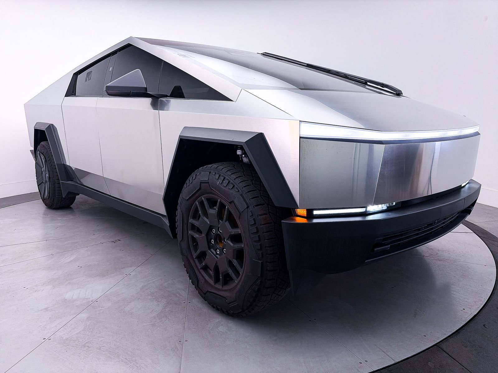 2024 Tesla Cybertruck AWD Crew Cab