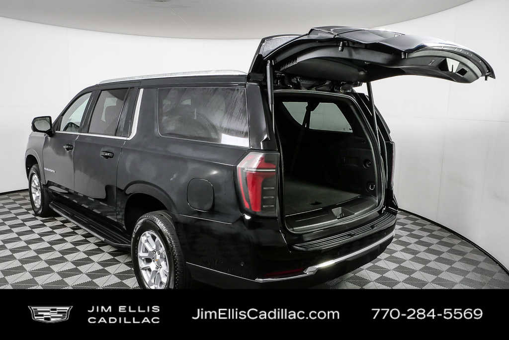 2025 Chevrolet Suburban LT