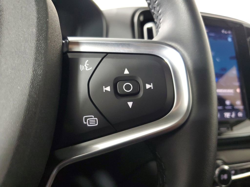 2026 Volvo Xc40 B5 Core