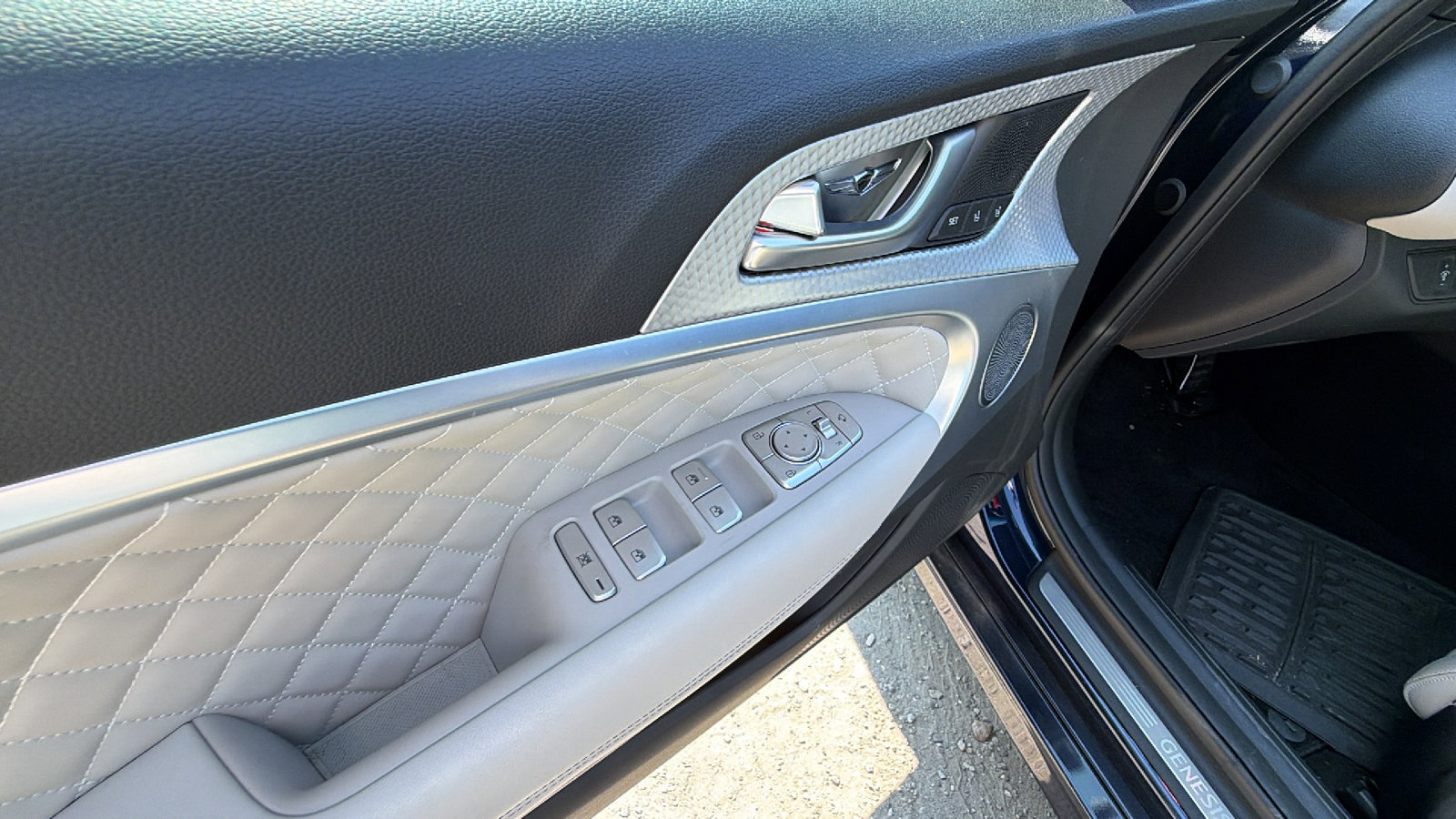 2023 Genesis G70 3.3T