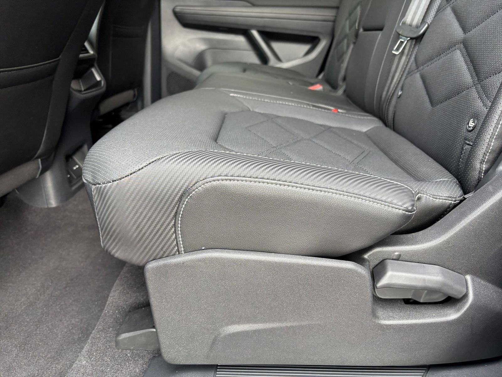 2025 Volkswagen Atlas Cross Sport SE