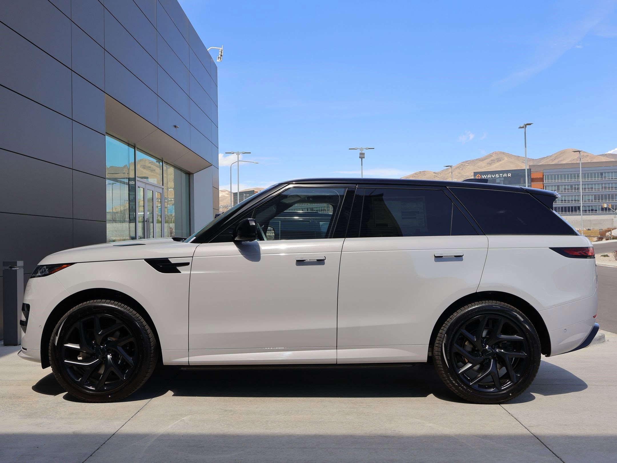2026 Land Rover Range Rover Sport Dynamic SE