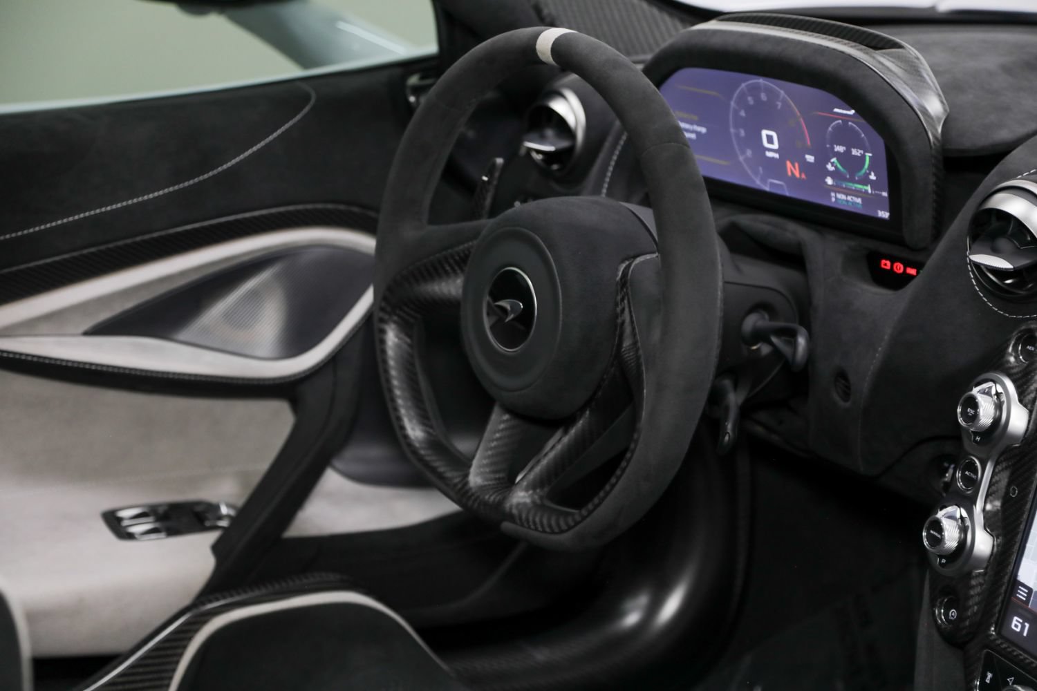 Used 2022 McLaren 765LT photo 36