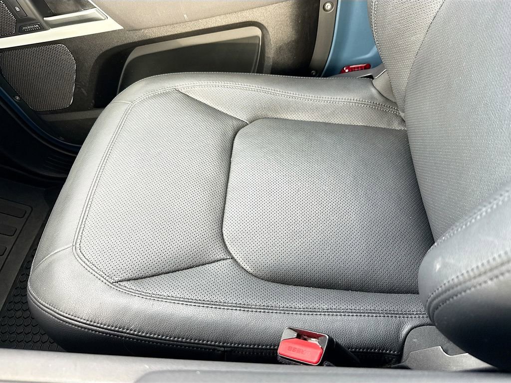 2023 Land Rover Defender 90 SE