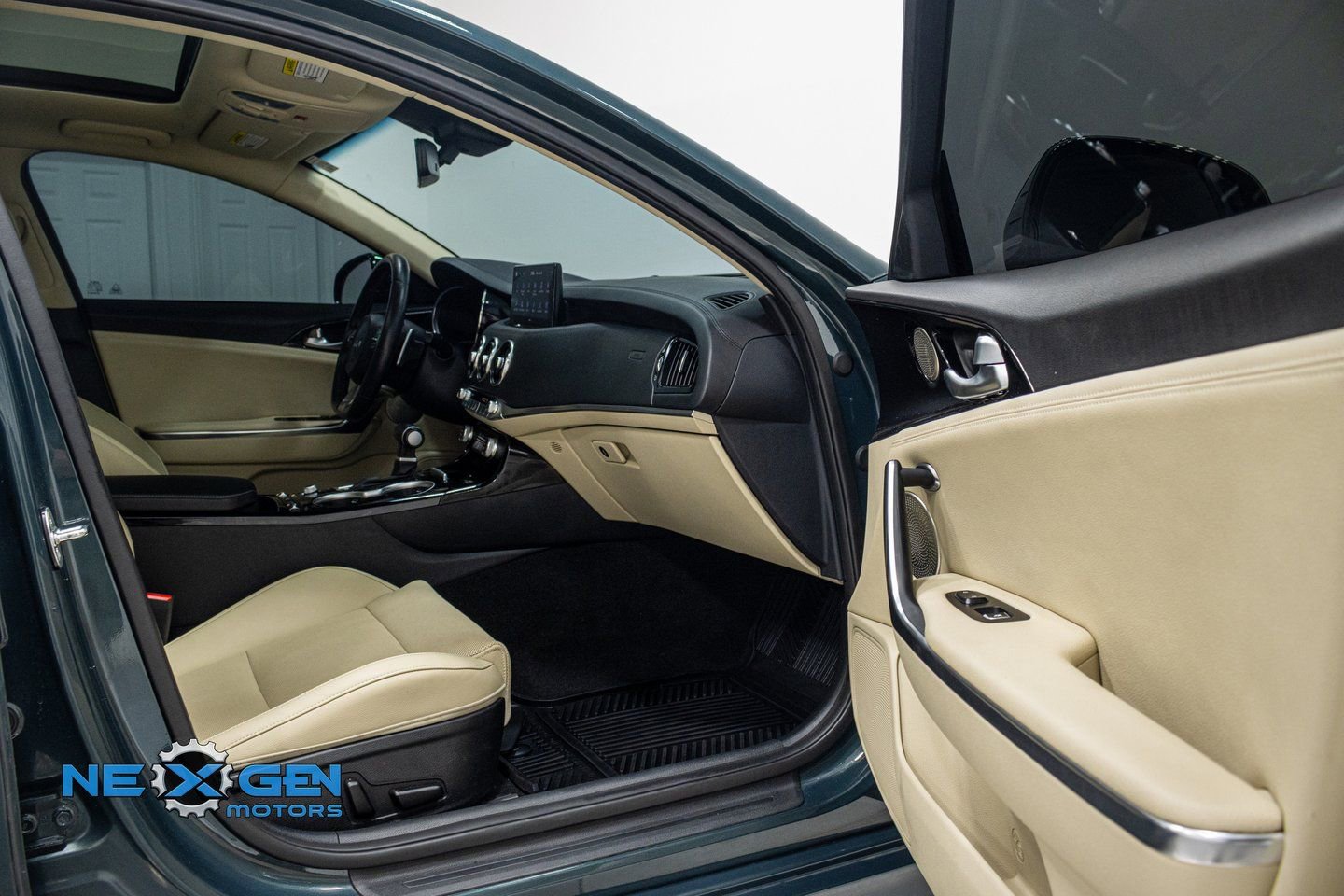 2023 Kia Stinger GT-Line