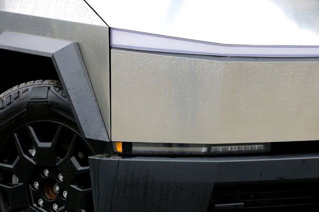 2024 Tesla Cybertruck AWD Crew Cab