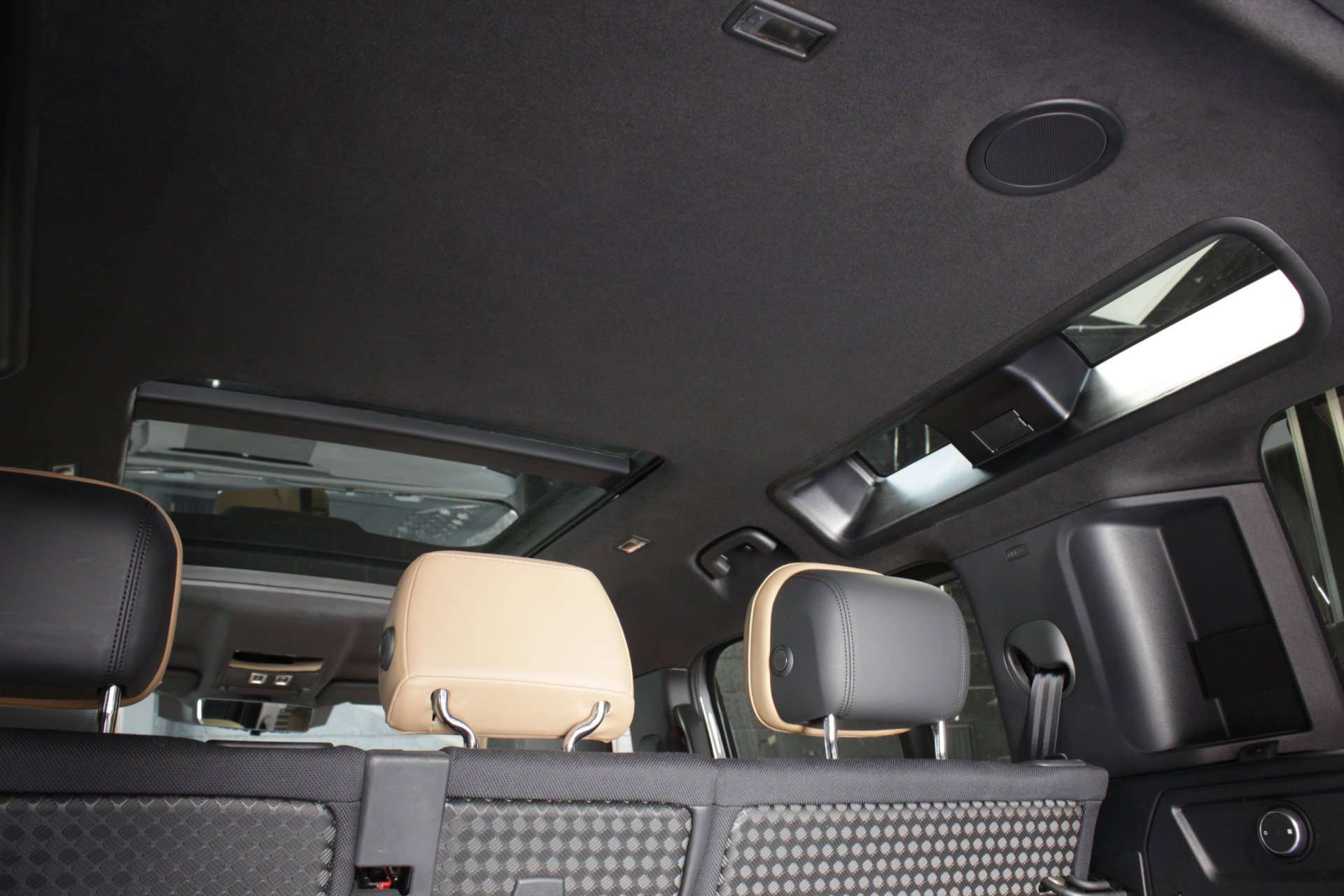 2025 Land Rover Defender 110 V8