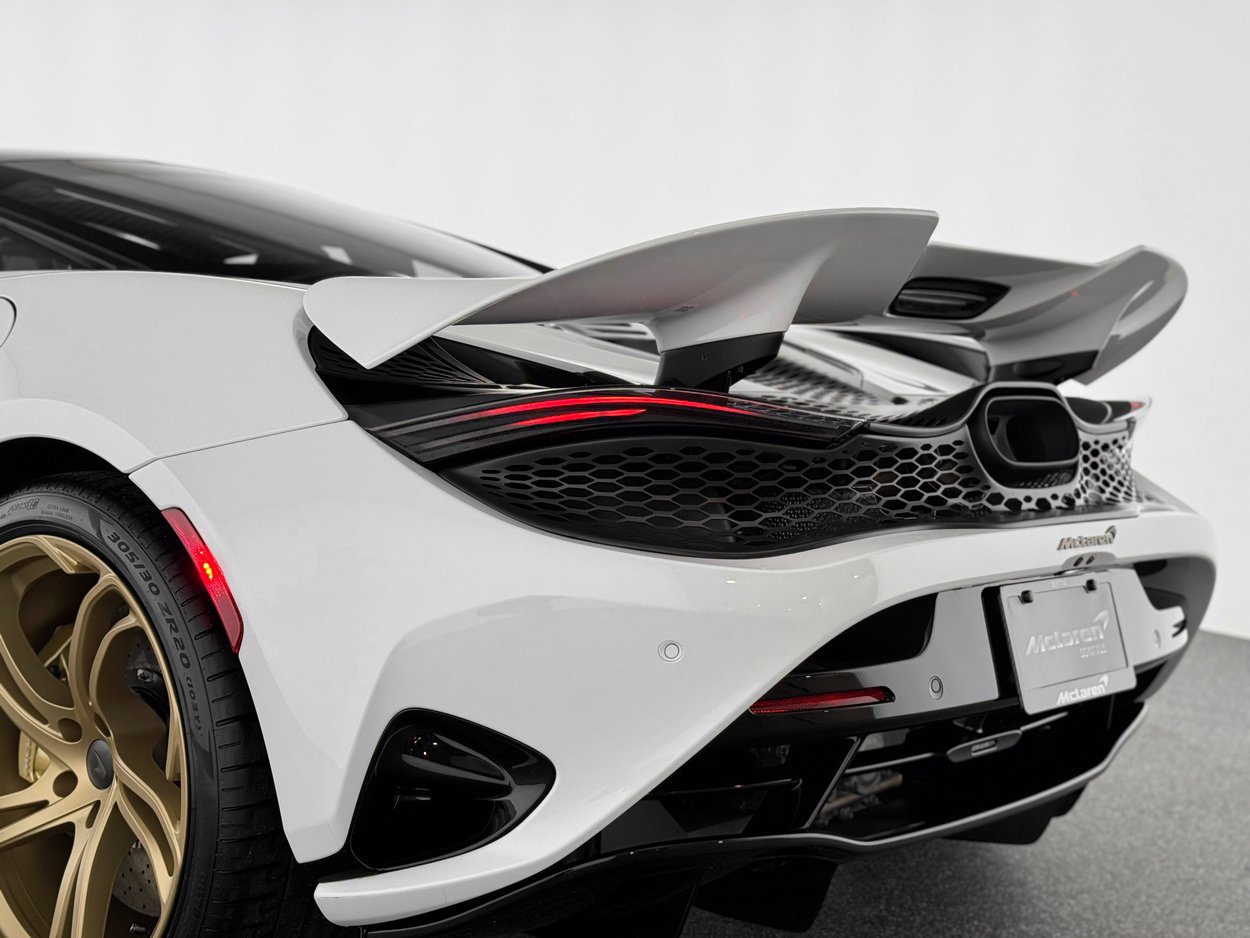 Used 2026 McLaren 750S photo 39
