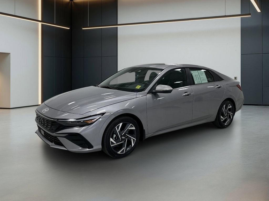 Used 2025 Hyundai Elantra Limited