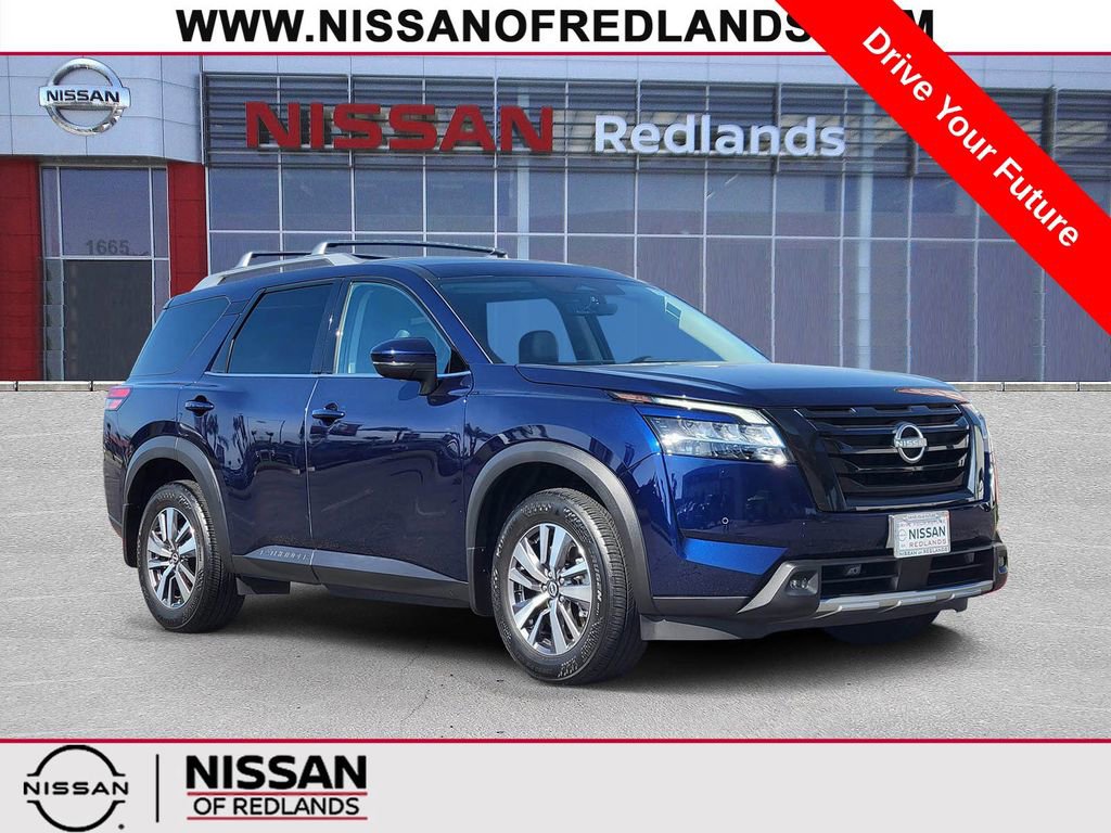 Used 2023 Nissan Pathfinder SL w/ Black Appearance Package