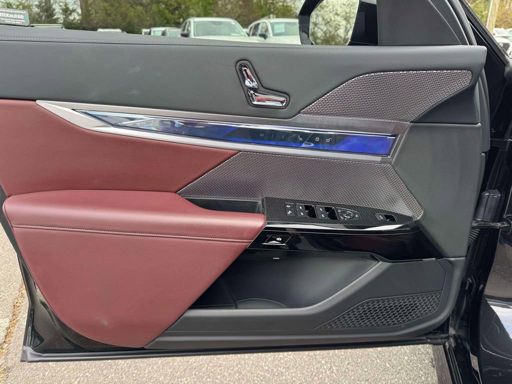 2023 BMW 760i xDrive