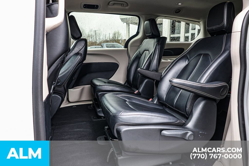 2024 Chrysler Pacifica Select