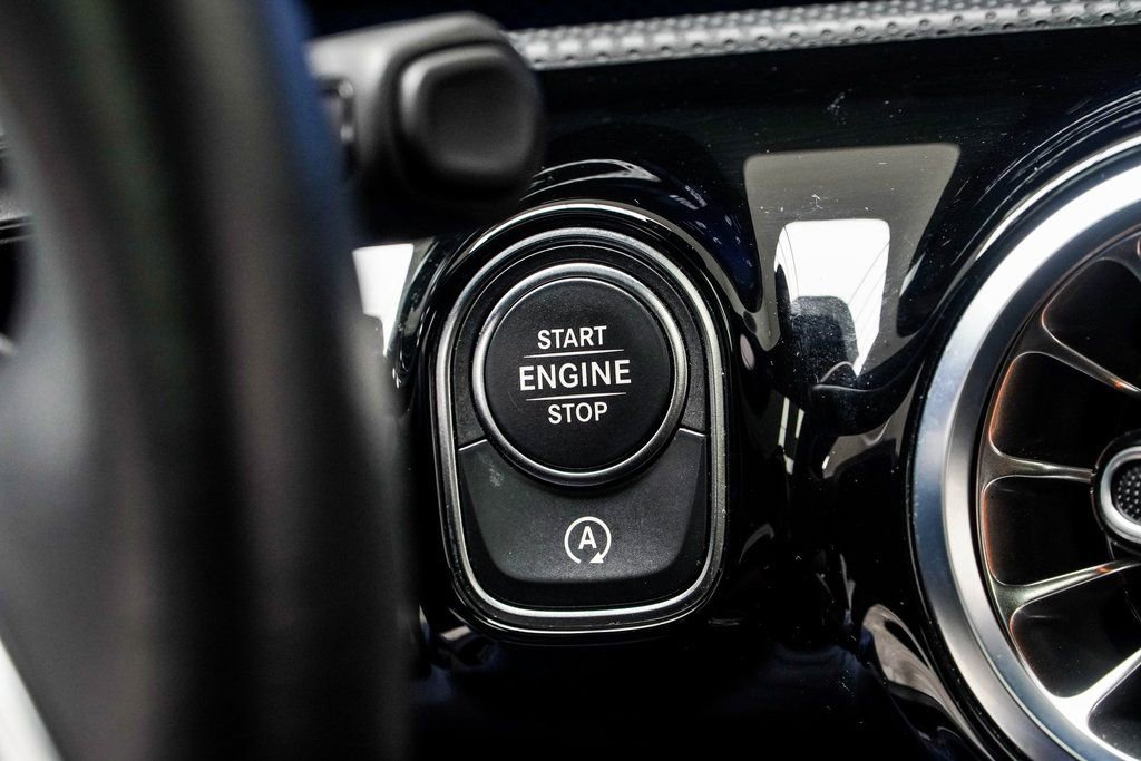 2025 Mercedes-Benz CLA 250