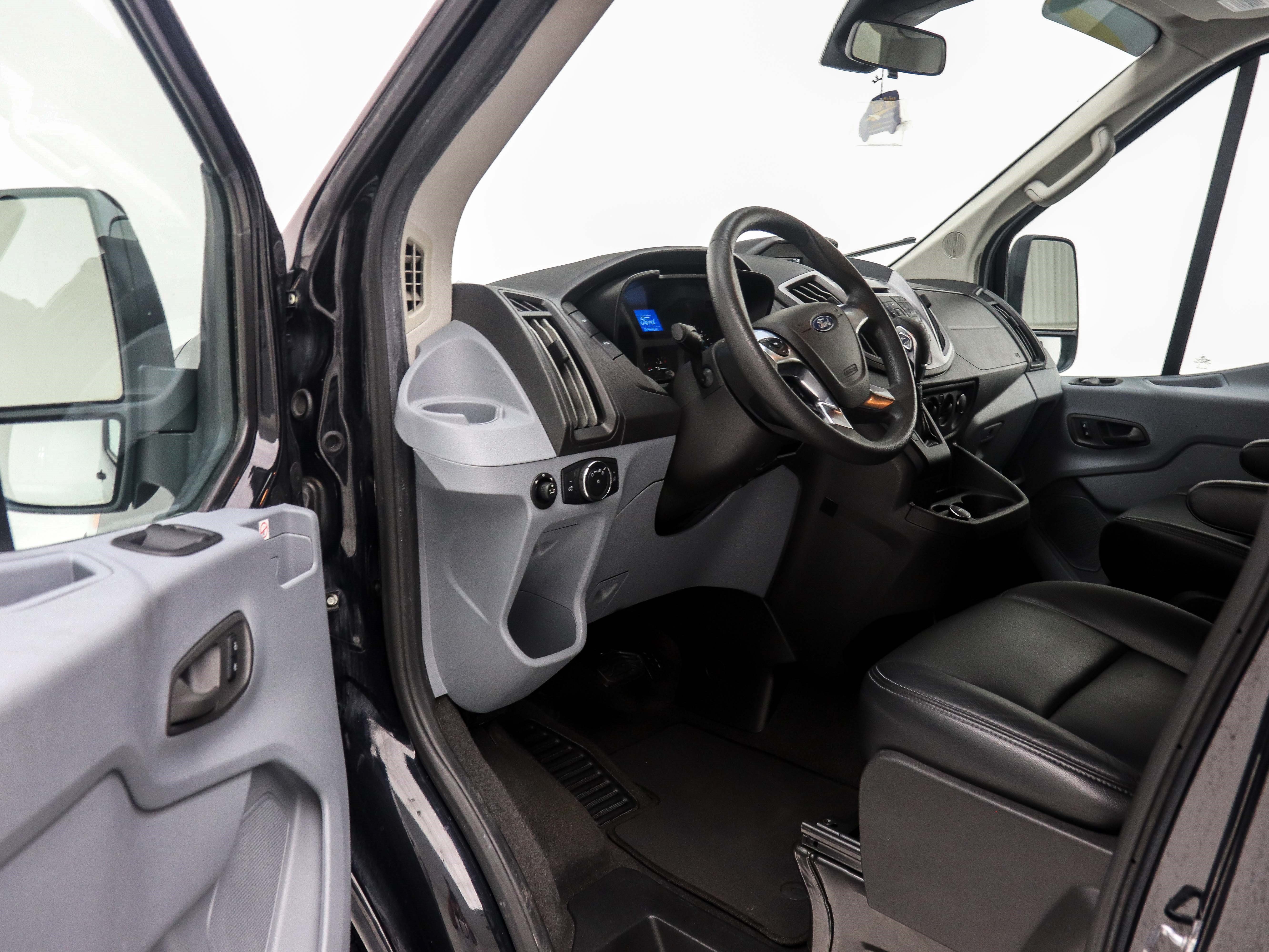 2019 Ford Transit Passenger Van XLT - Photo 13