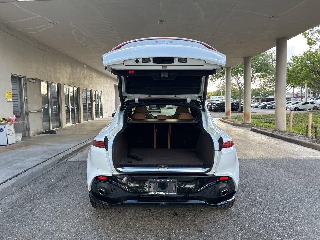 2021 Aston Martin DBX