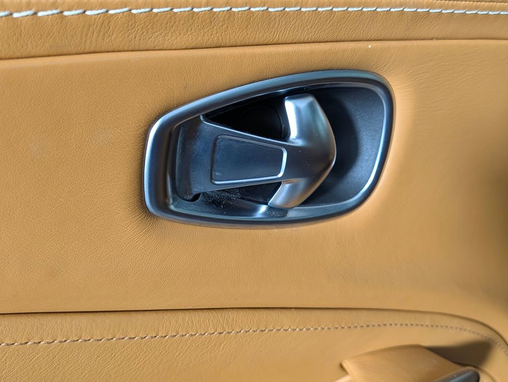 2021 Aston Martin DBX