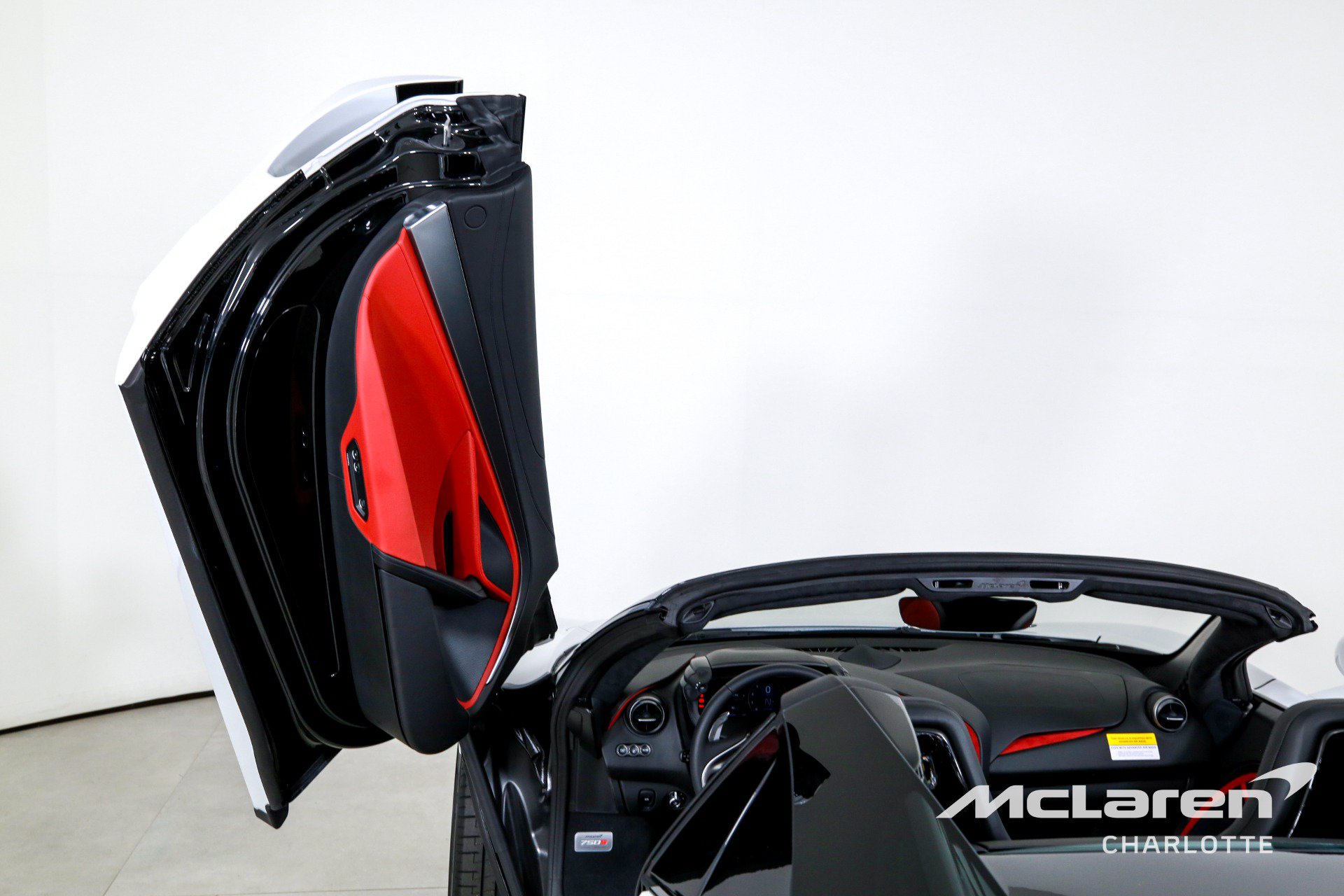 Used 2026 McLaren 750S Spider photo 12