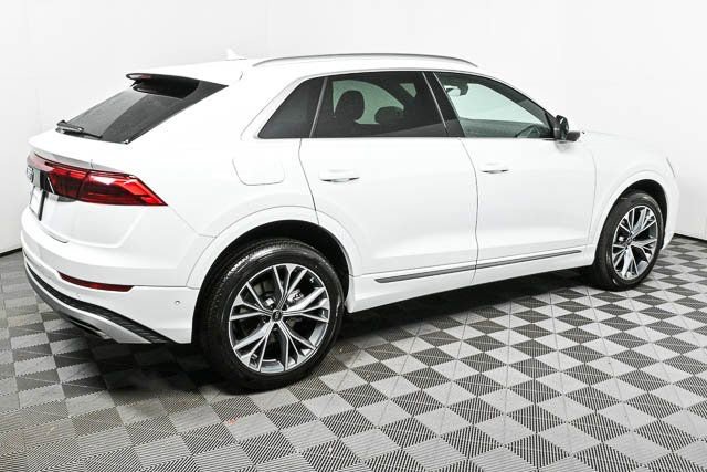 2025 Audi Q8 Premium