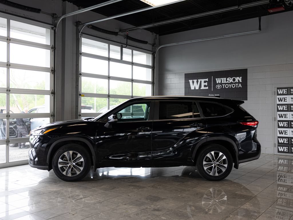 Used 2023 Toyota Highlander XLE
