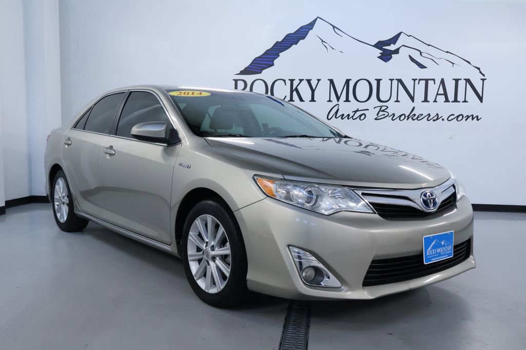 2014 Toyota Camry Hybrid XLE