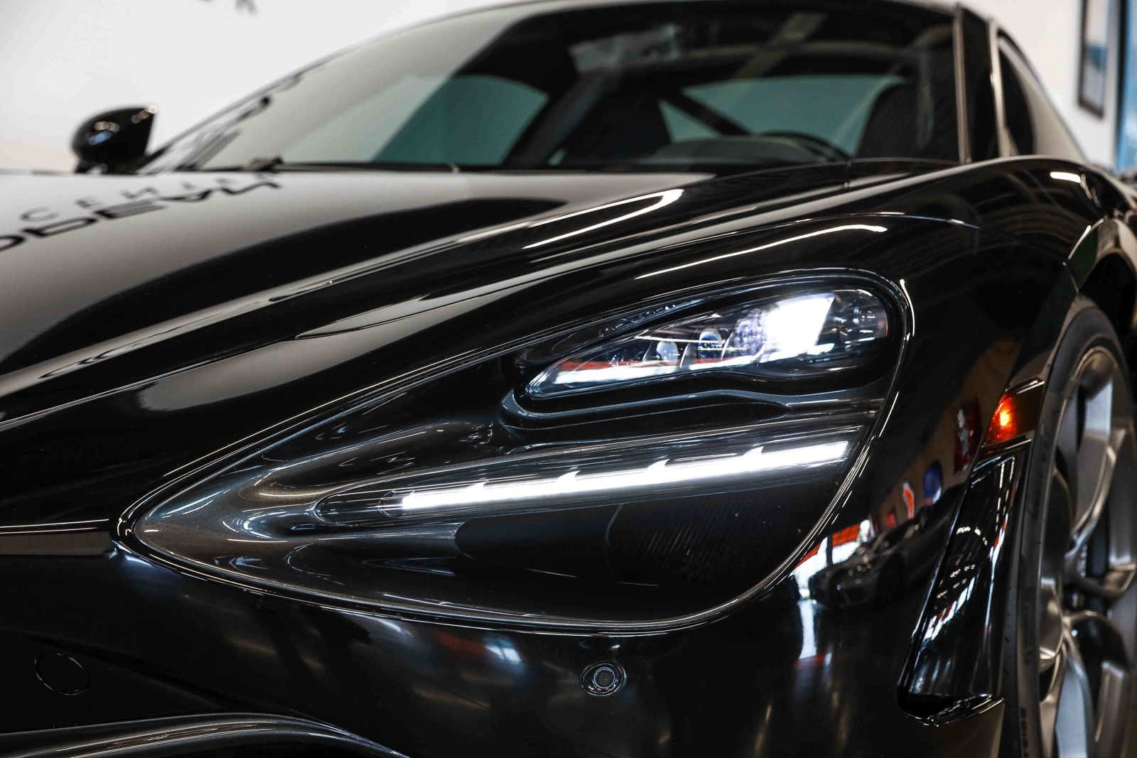 Used 2019 McLaren 720S photo 27