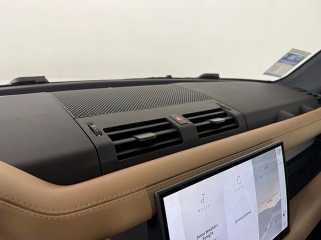 2025 Land Rover Defender 110 S