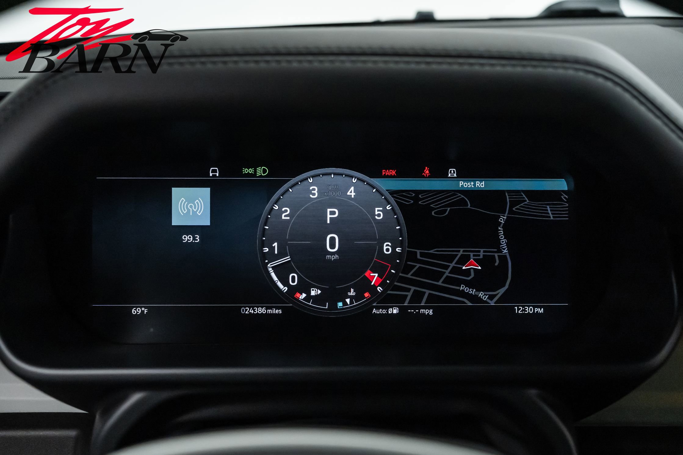 2023 Land Rover Defender 130 SE