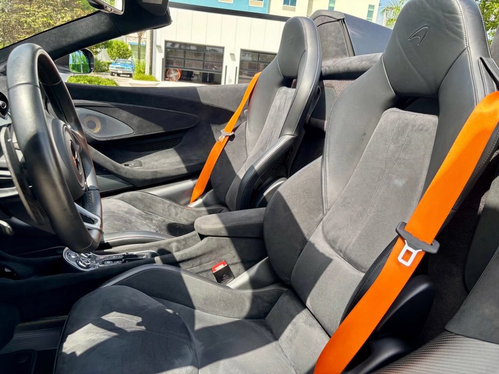 Used 2020 McLaren 600LT Spider photo 22