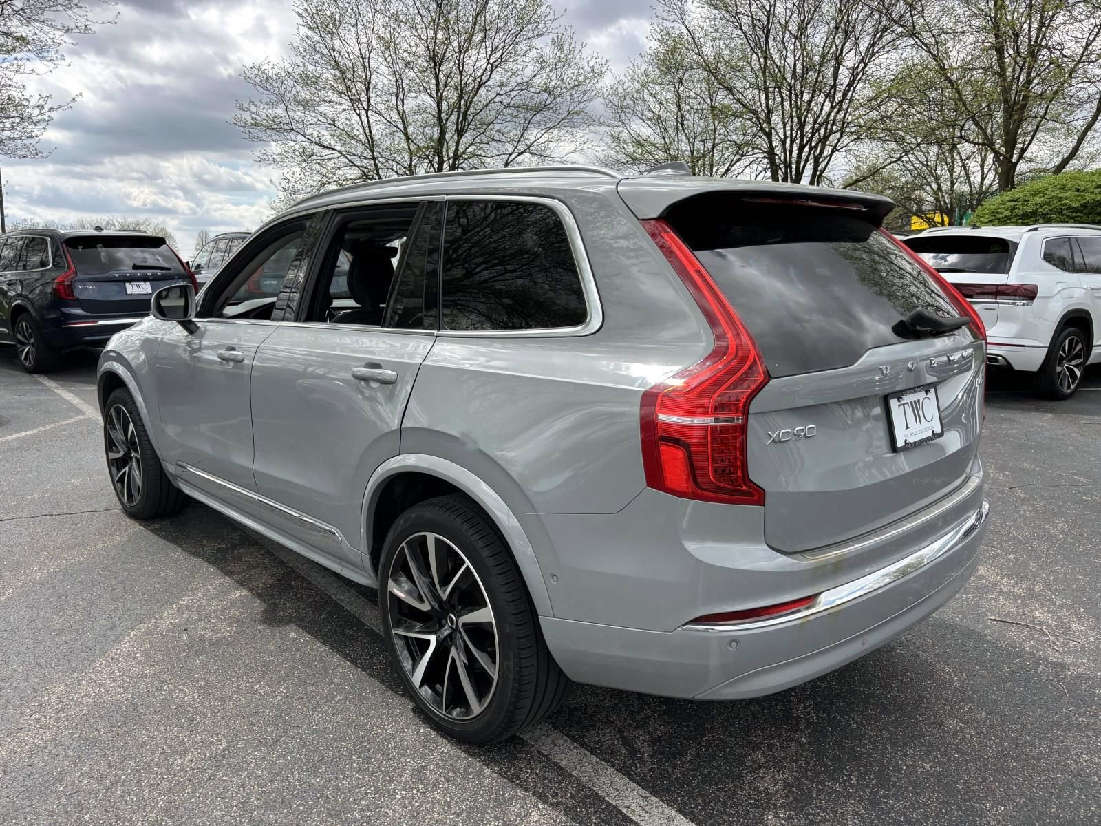 2024 Volvo Xc90 B6 Plus