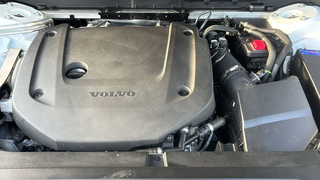 2025 Volvo Xc90 B6 Plus