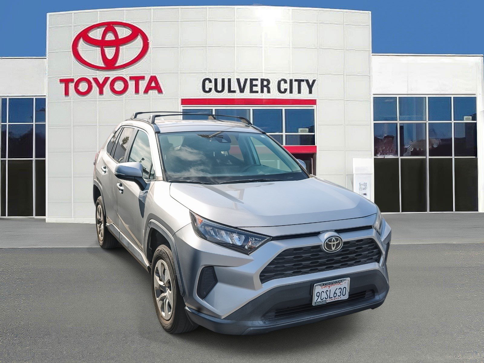 Used 2019 Toyota RAV4 LE w/ Carpet Mat Package