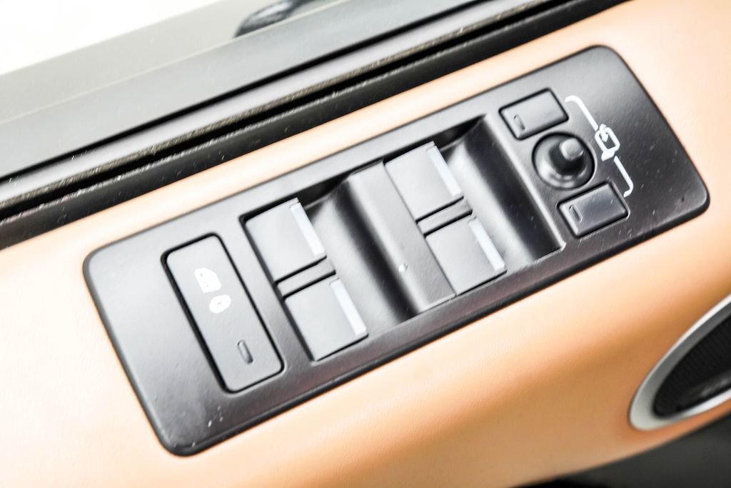 2023 Land Rover Discovery Metropolitan Edition