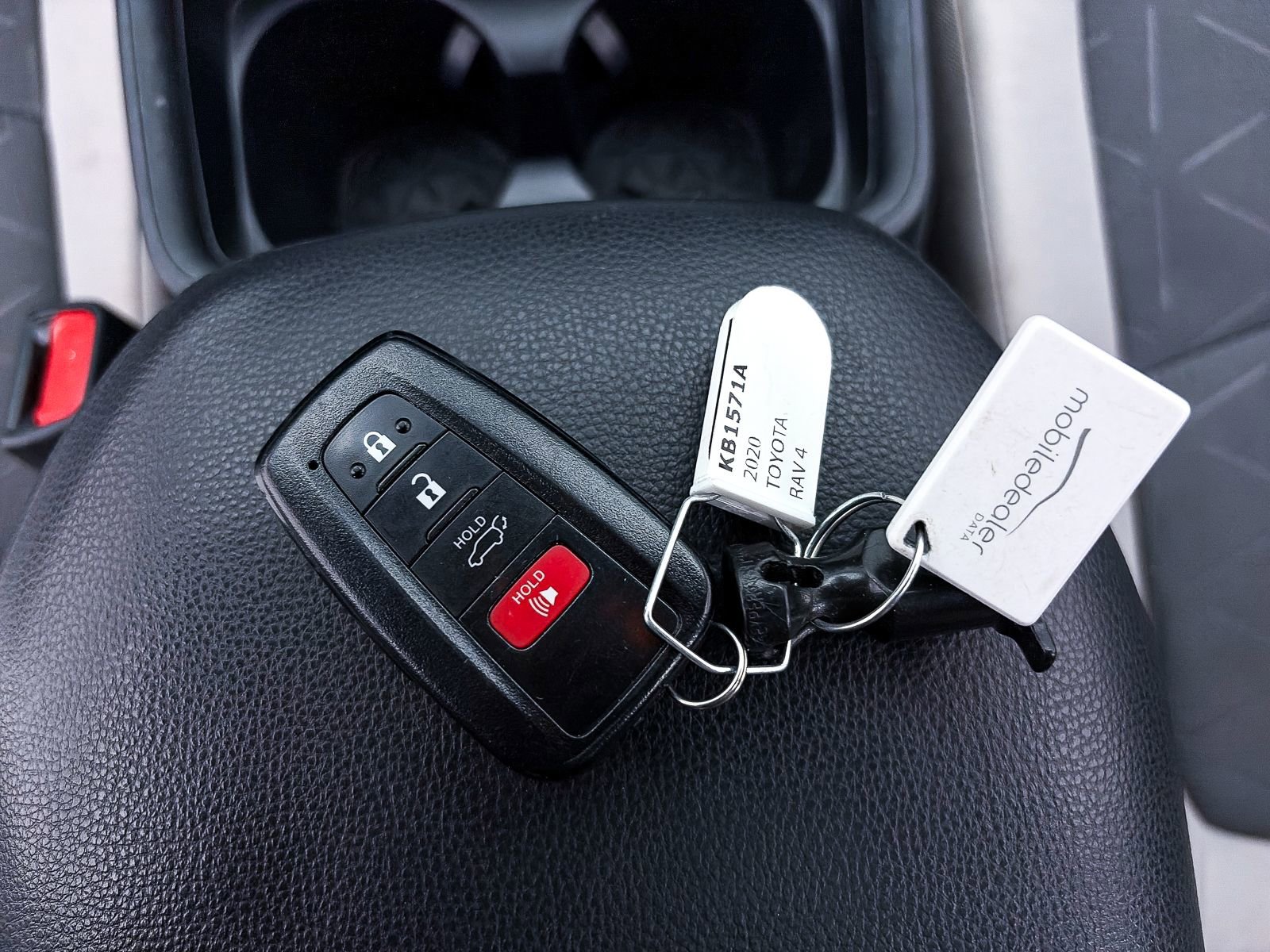 2020 Toyota RAV4 XLE