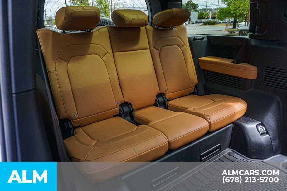 2023 Land Rover Defender 130 SE