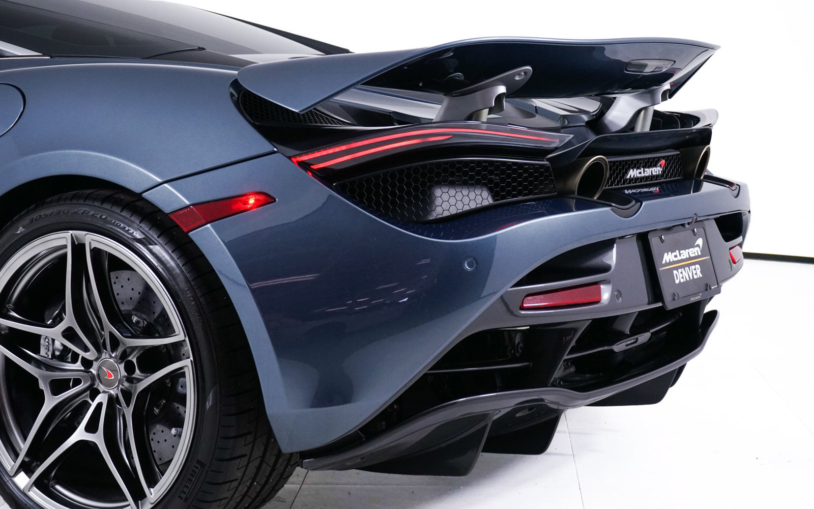 Used 2018 McLaren 720S Luxury photo 16