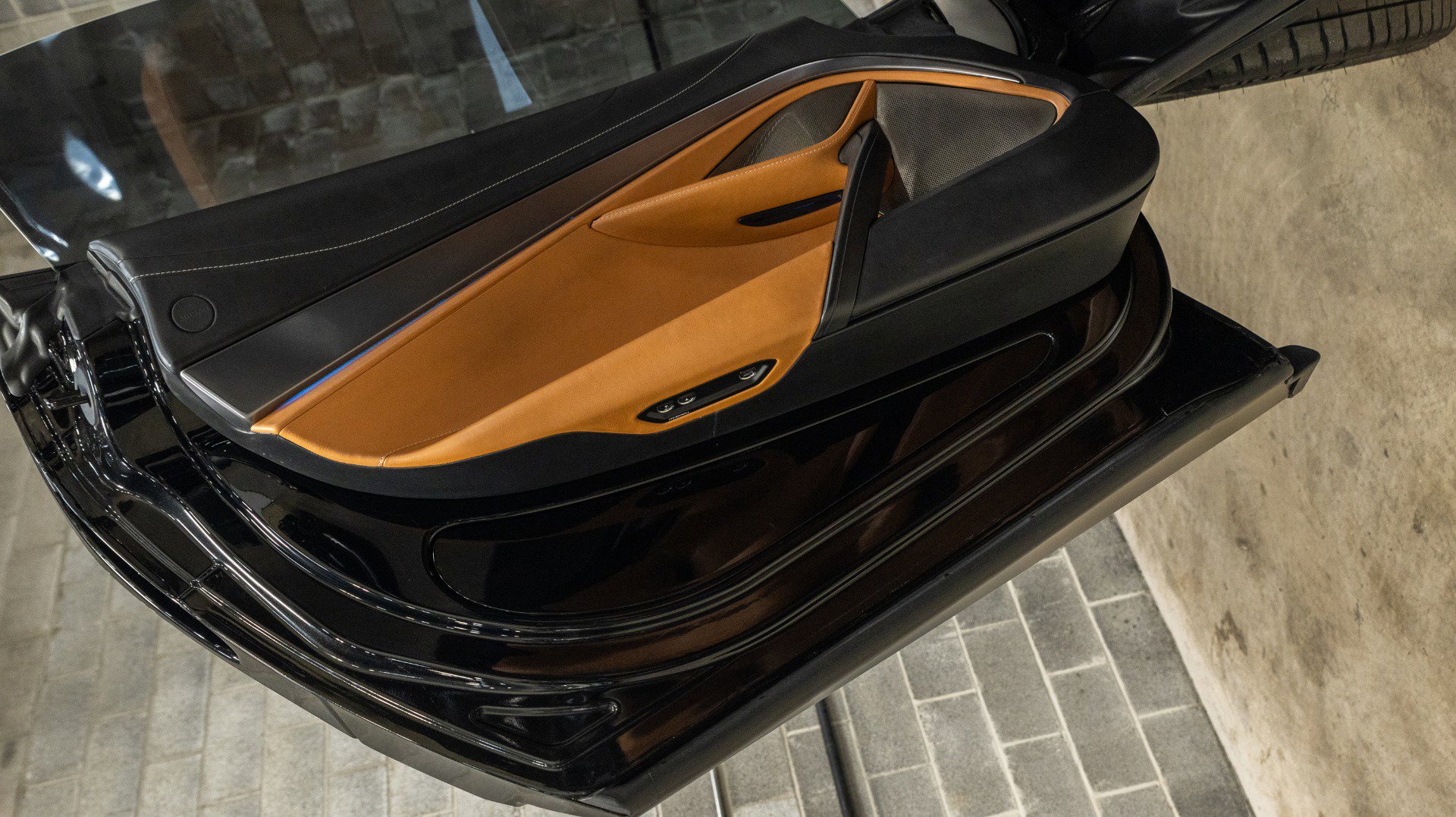 Used 2020 McLaren 720S Spider photo 38