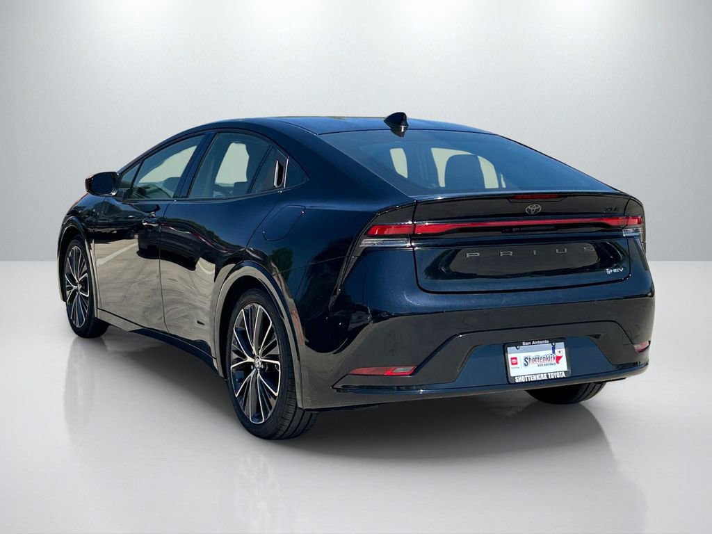 2025 Toyota Prius XLE