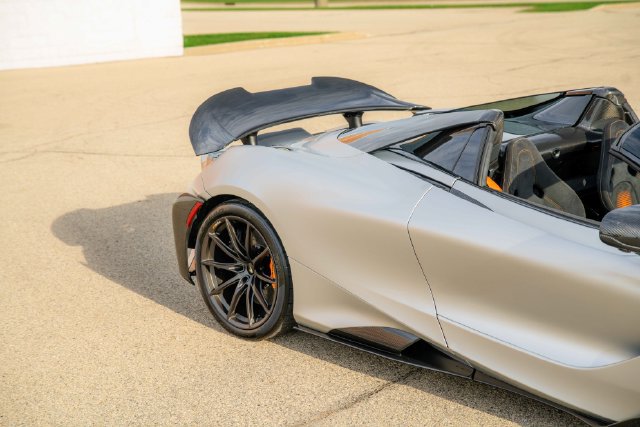 Used 2022 McLaren 765LT photo 38