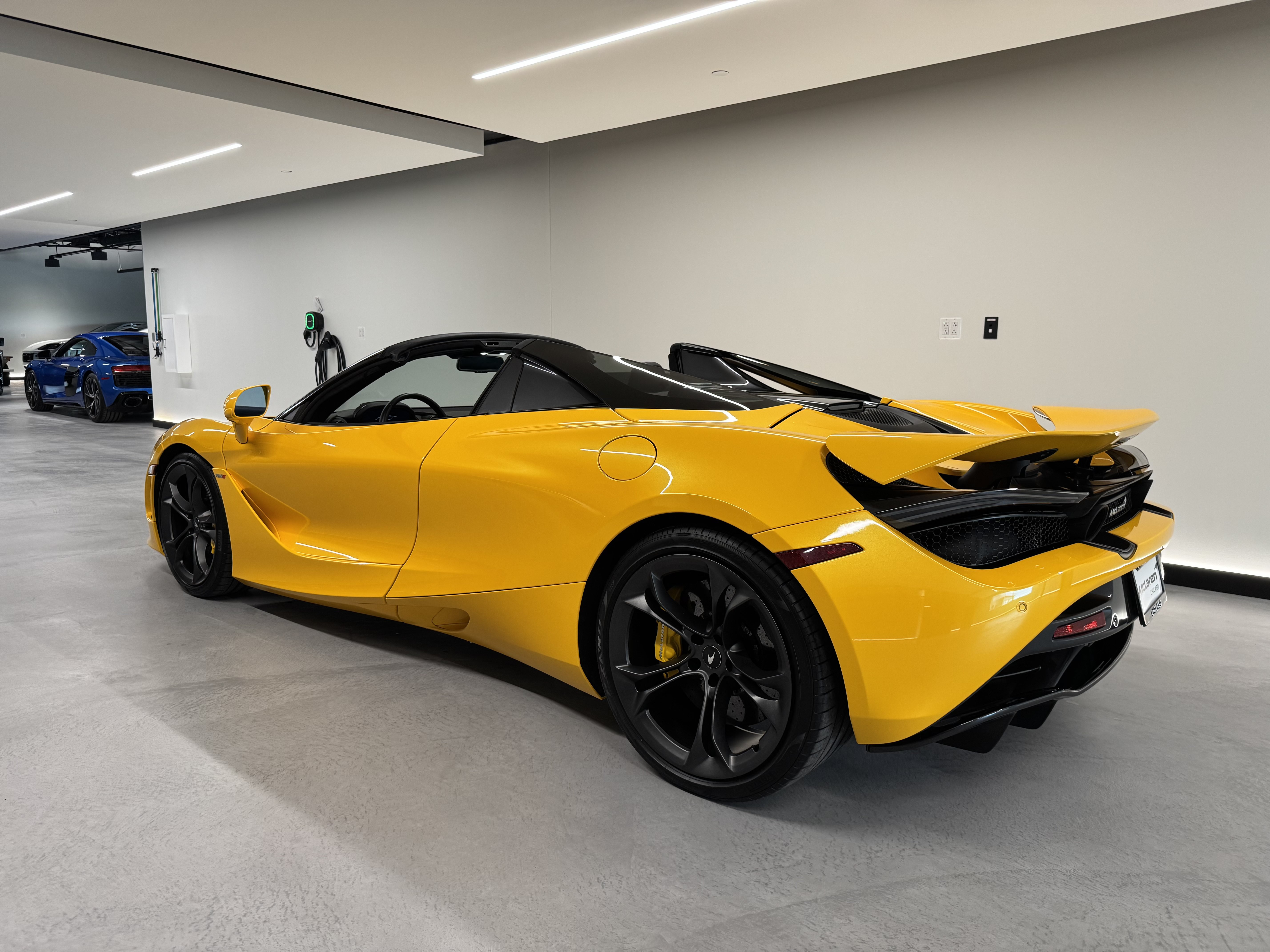 Used 2022 McLaren 720S Spider photo 17