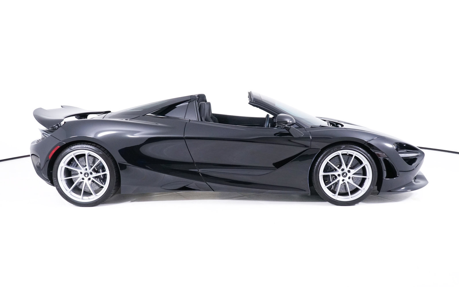 Used 2026 McLaren 750S Spider photo 9