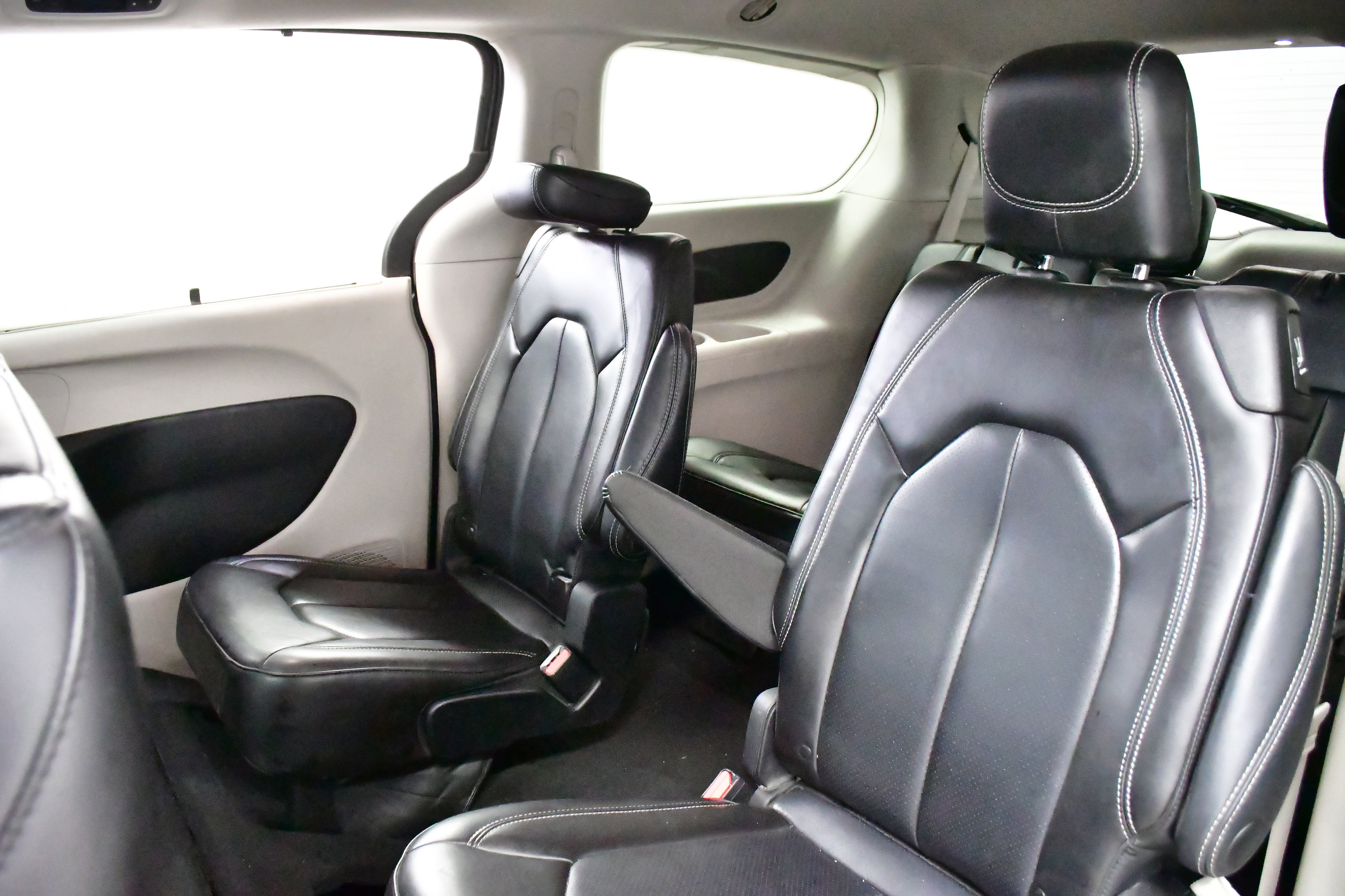 2023 Chrysler Pacifica Touring-L