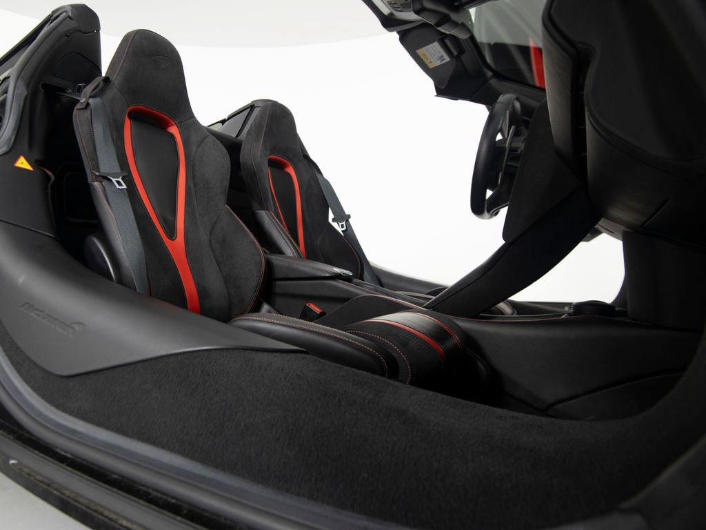 Used 2020 McLaren 720S Performance photo 38