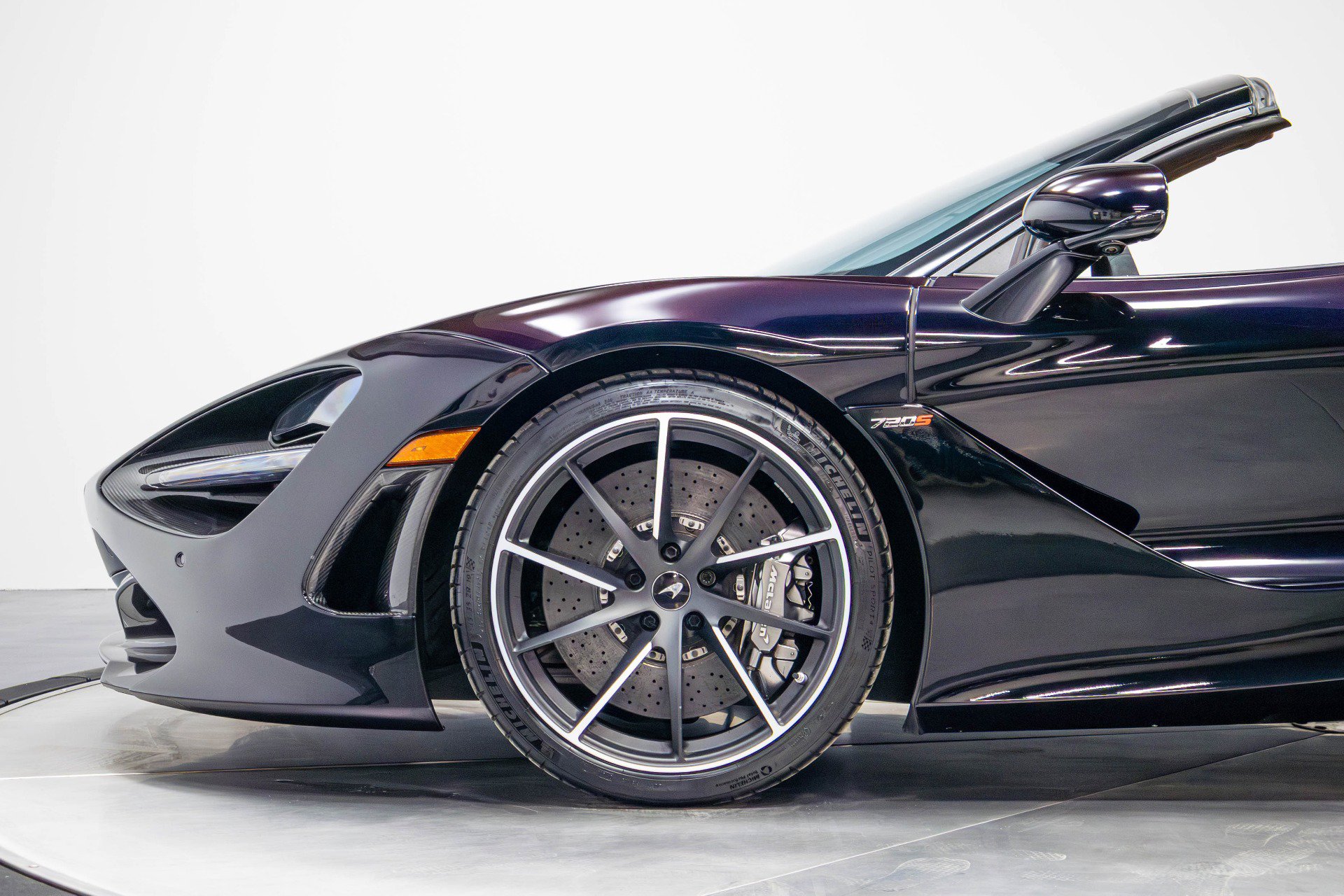 Used 2019 McLaren 720S Luxury photo 29