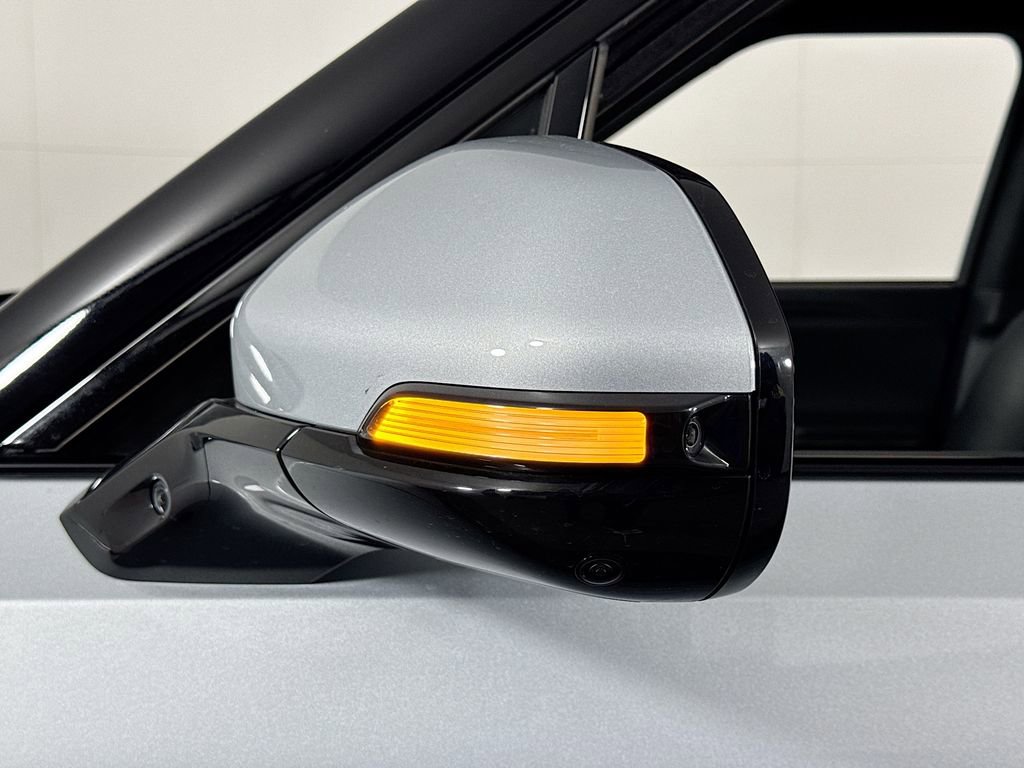 2025 Rivian R1S Adventure