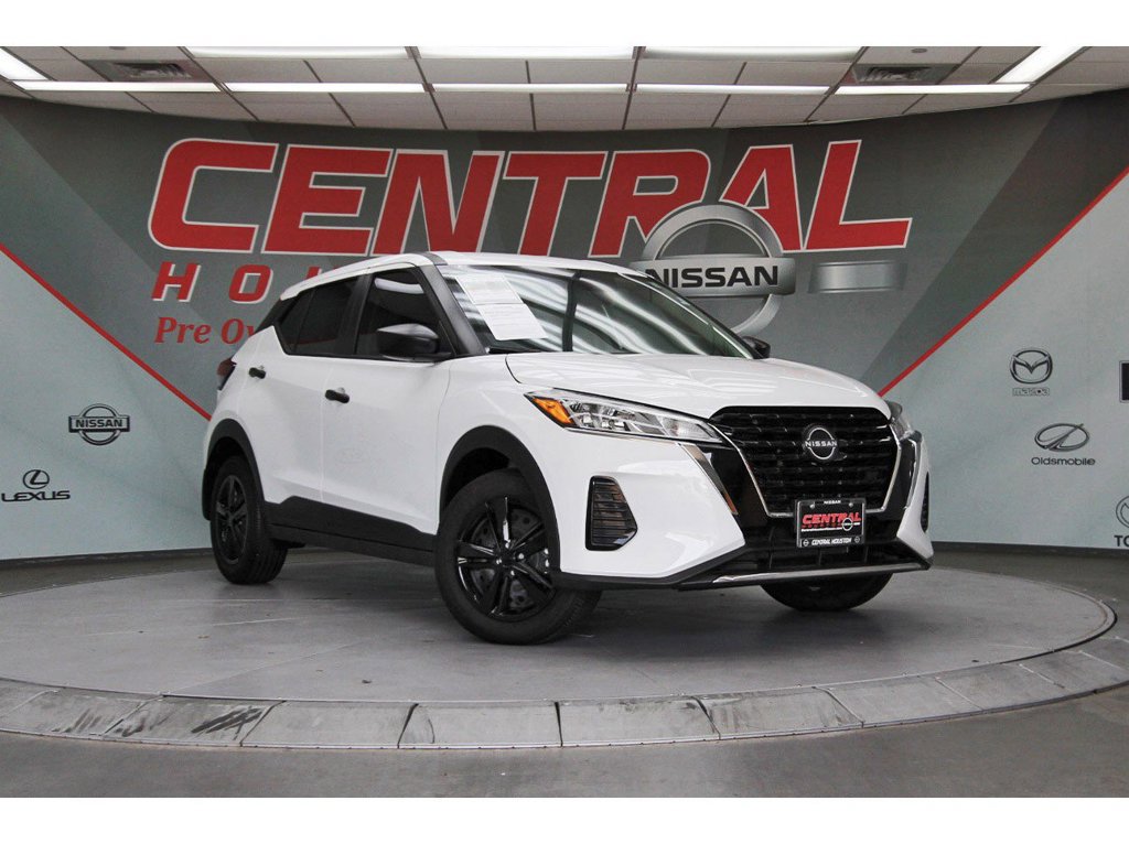 Certified 2025 Nissan Kicks Play S