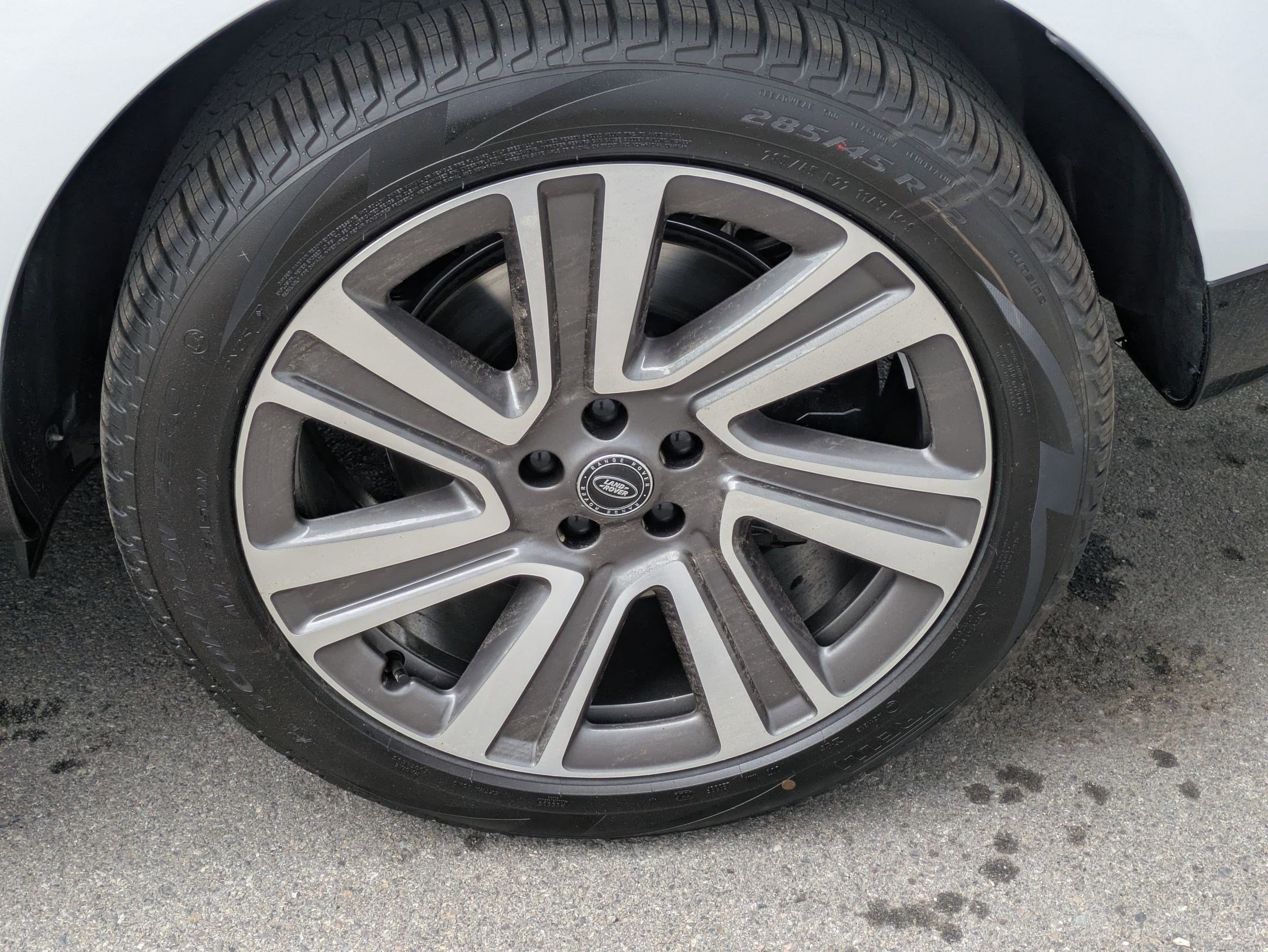 2025 Land Rover Range Rover SV